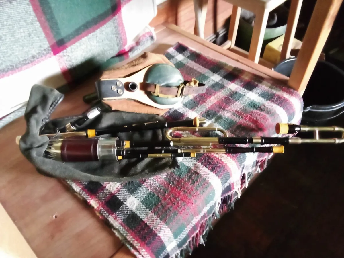 Uilleann pipes - Image 3