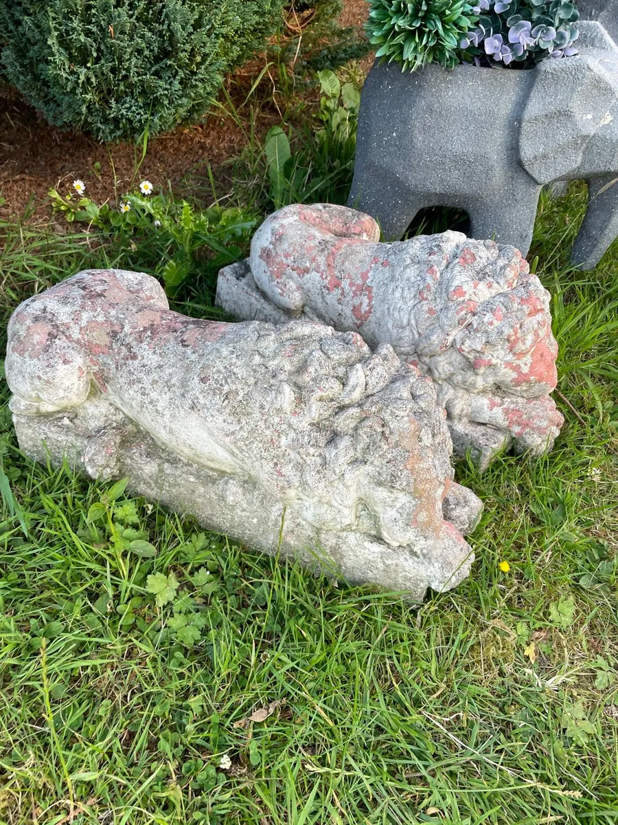 2 lion garden statue - Image 1