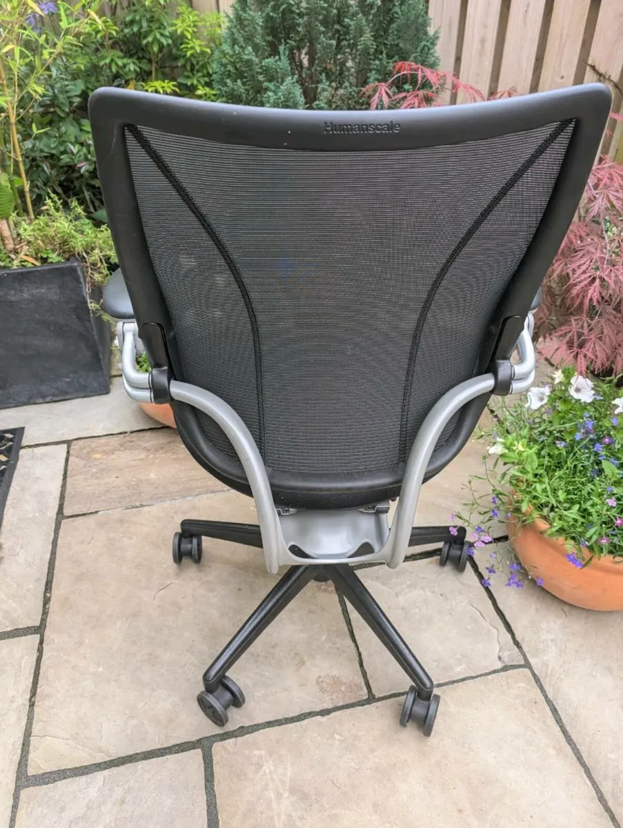 Ergonomic office chair - Image 3