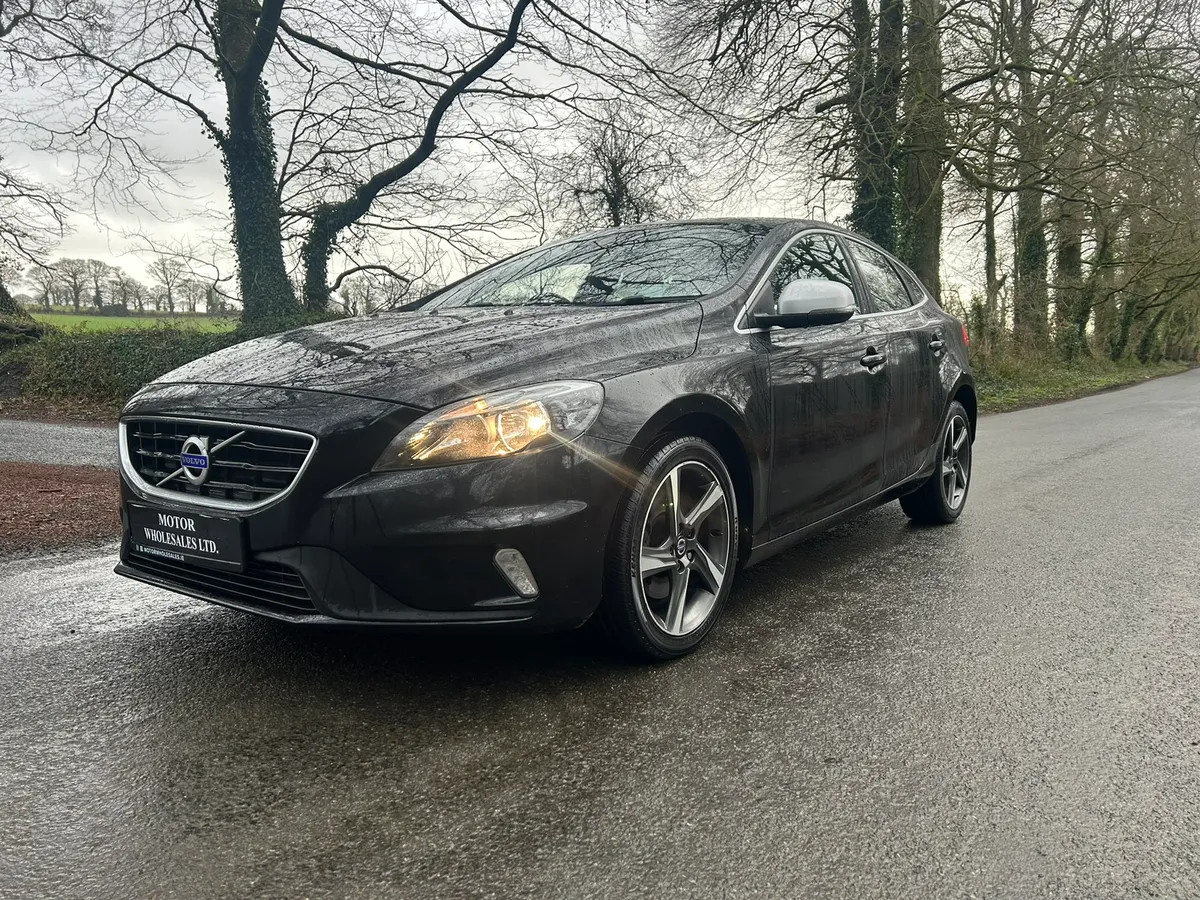 161 VOLVO V40 T2 R Design V LOW KMS   €65 P/W - Image 2