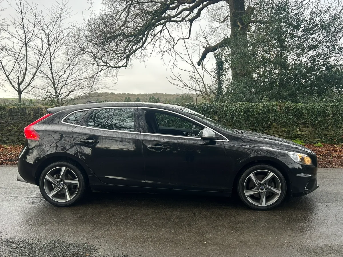 161 VOLVO V40 T2 R Design V LOW KMS   €65 P/W - Image 4