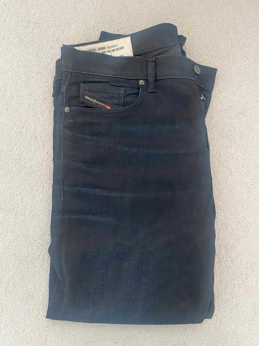 2 pairs of Diesel Jeans w36 L32 - Image 4