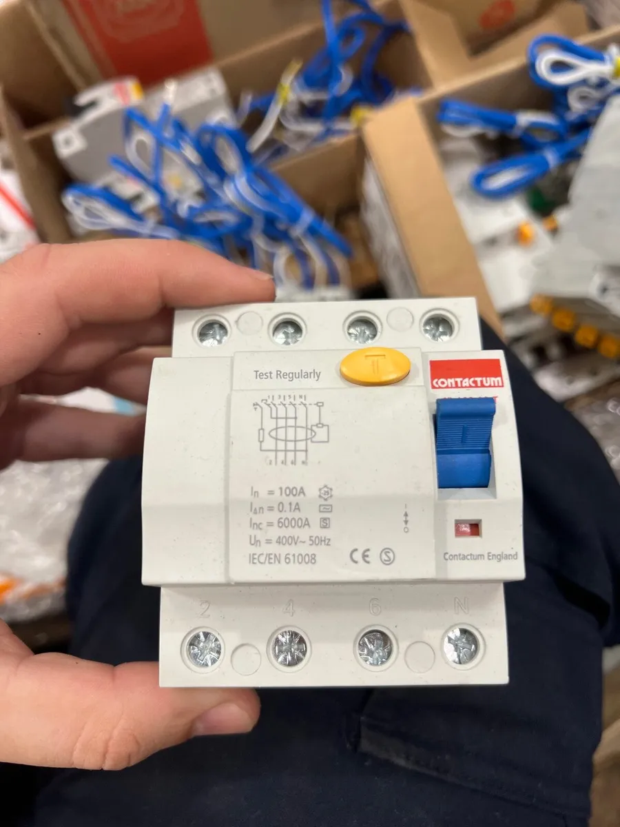Selling a bulk lot of brand new Contactum electric - Image 4