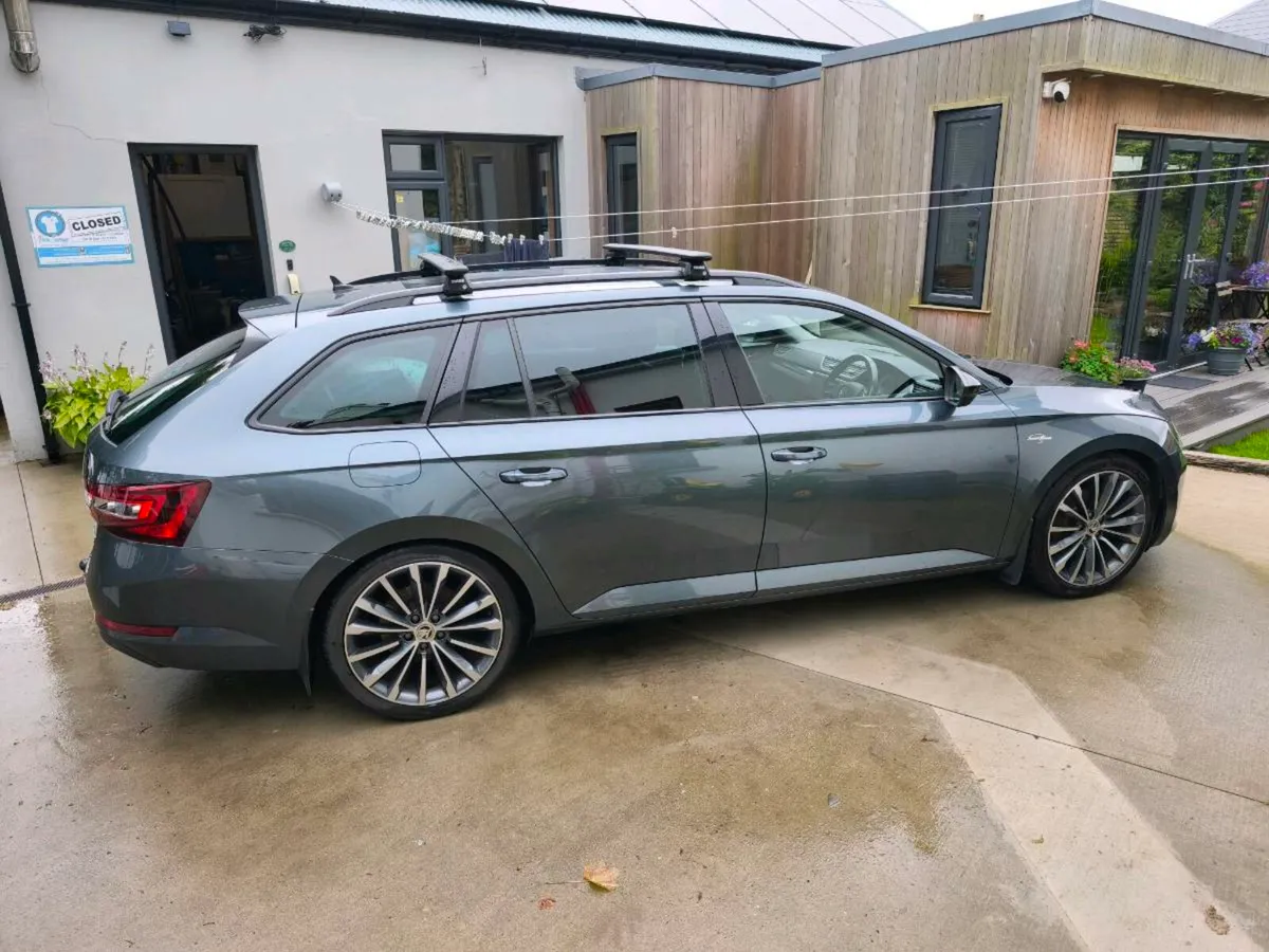 Skoda Superb L&K Combi Estae - Image 3