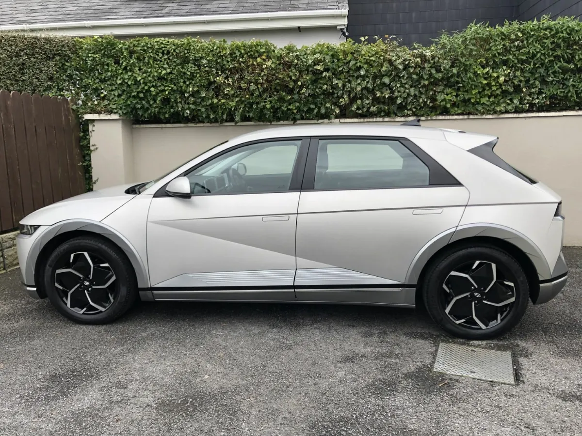 HYUNDAI IONIQ 5 PREMIUM 77.4 kWh - 228PS 4DR AUTO - Image 4