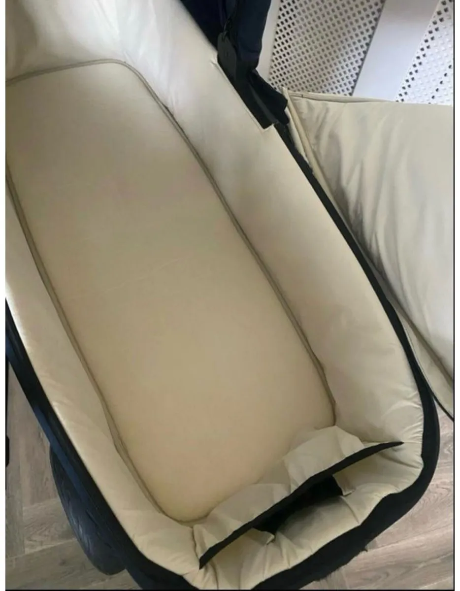 Joie 3in1 Travel System - Image 2