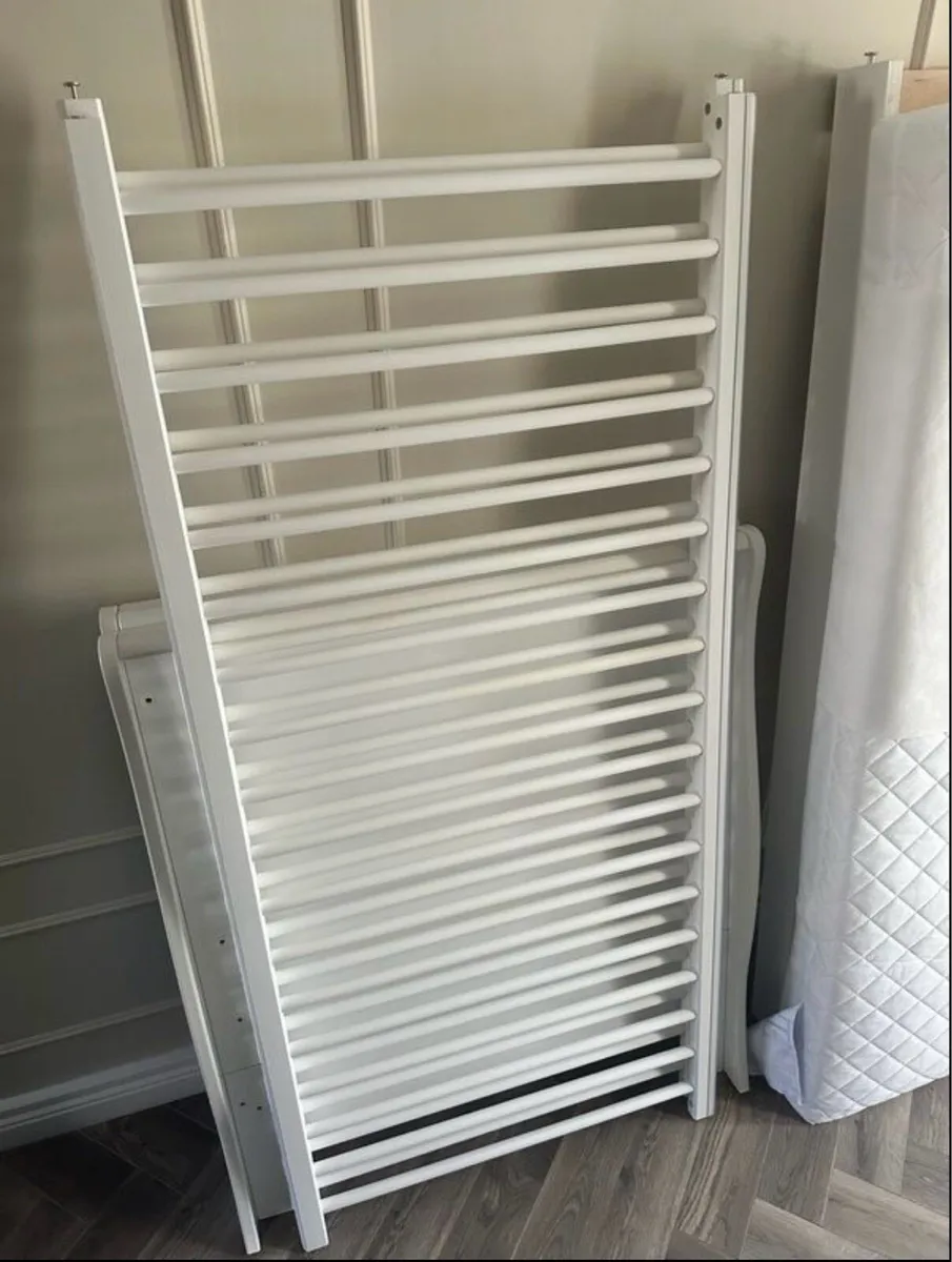 White cot bed with mattress - Image 4