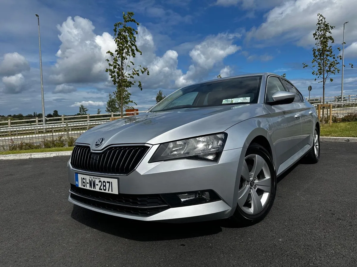 Skoda Superb 2016 - Image 2