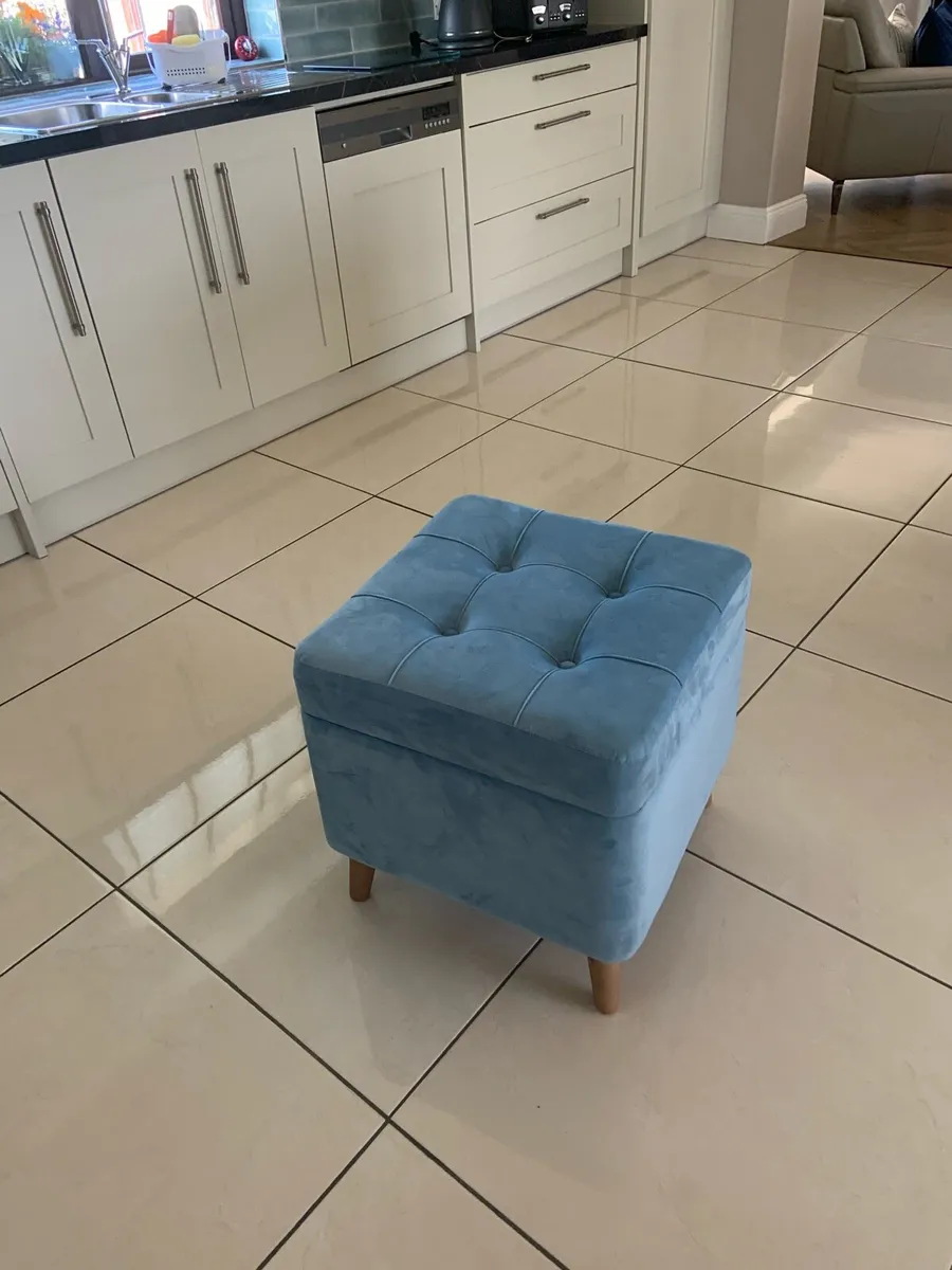 Foot stool/storage - Image 3