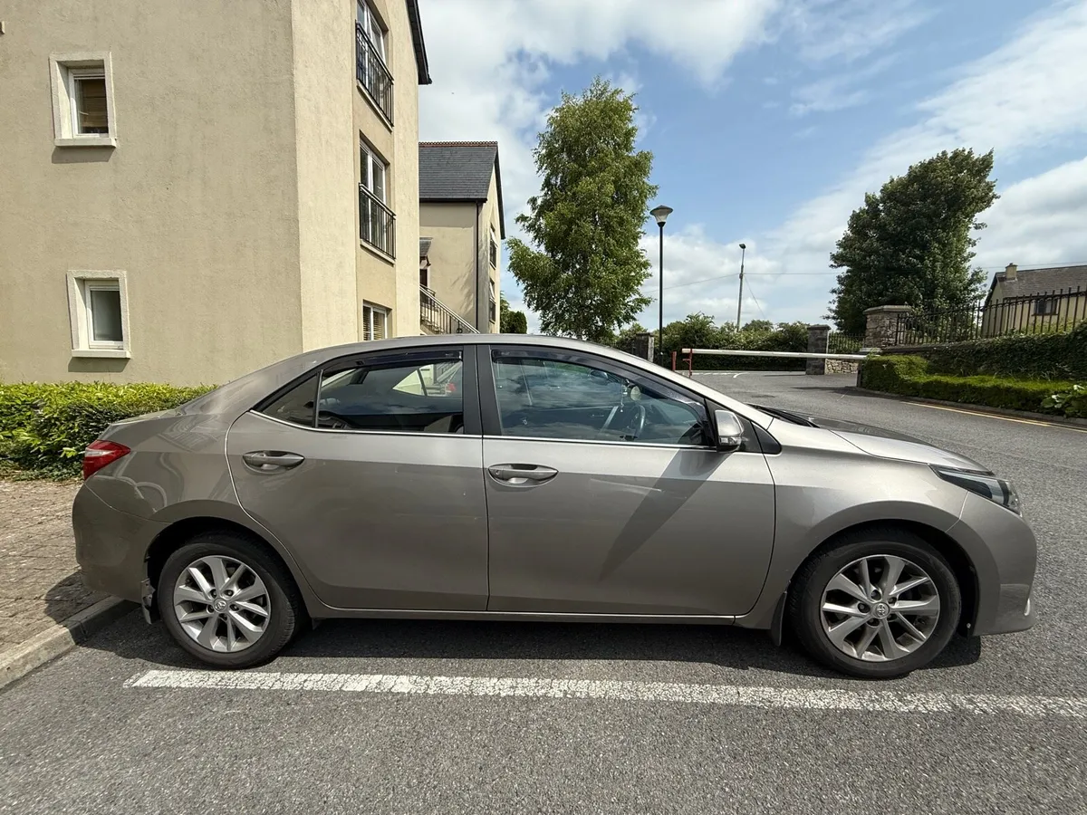Toyota Corolla Luna - Image 3