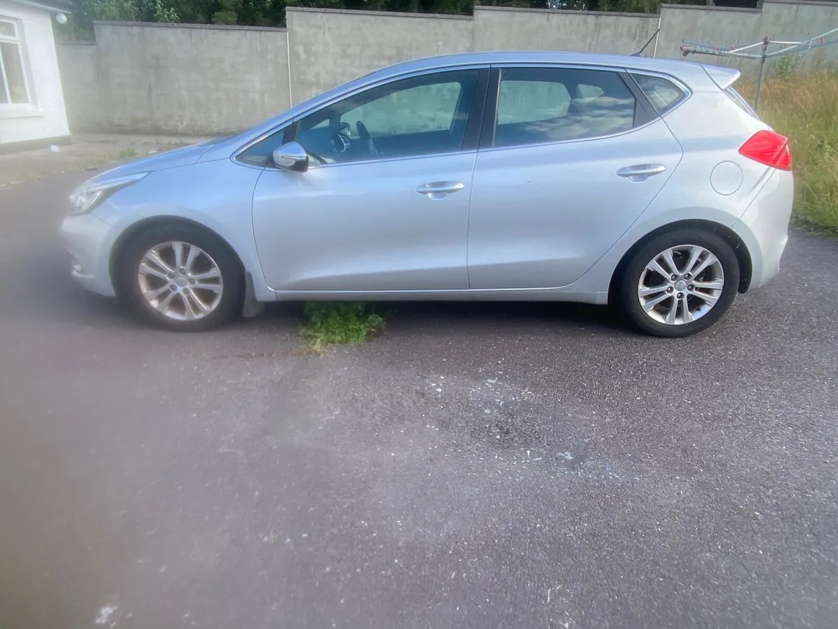 Kia Ceed 2013 - Image 2