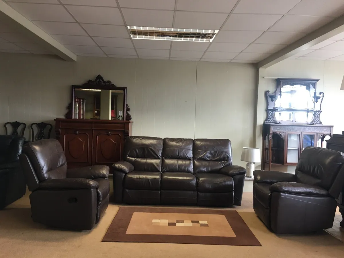 3+2+1 Leather Suite - Image 2