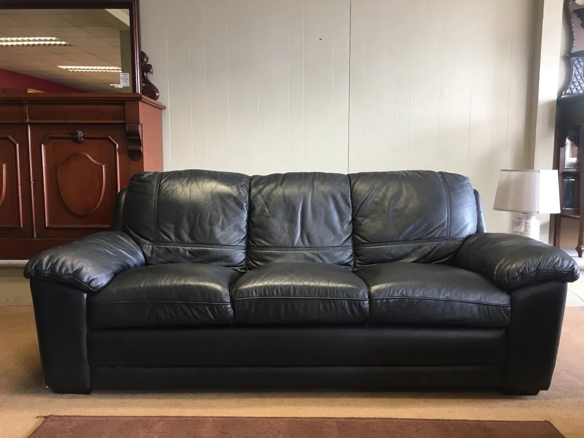3+2+1 Leather Suite - Image 3