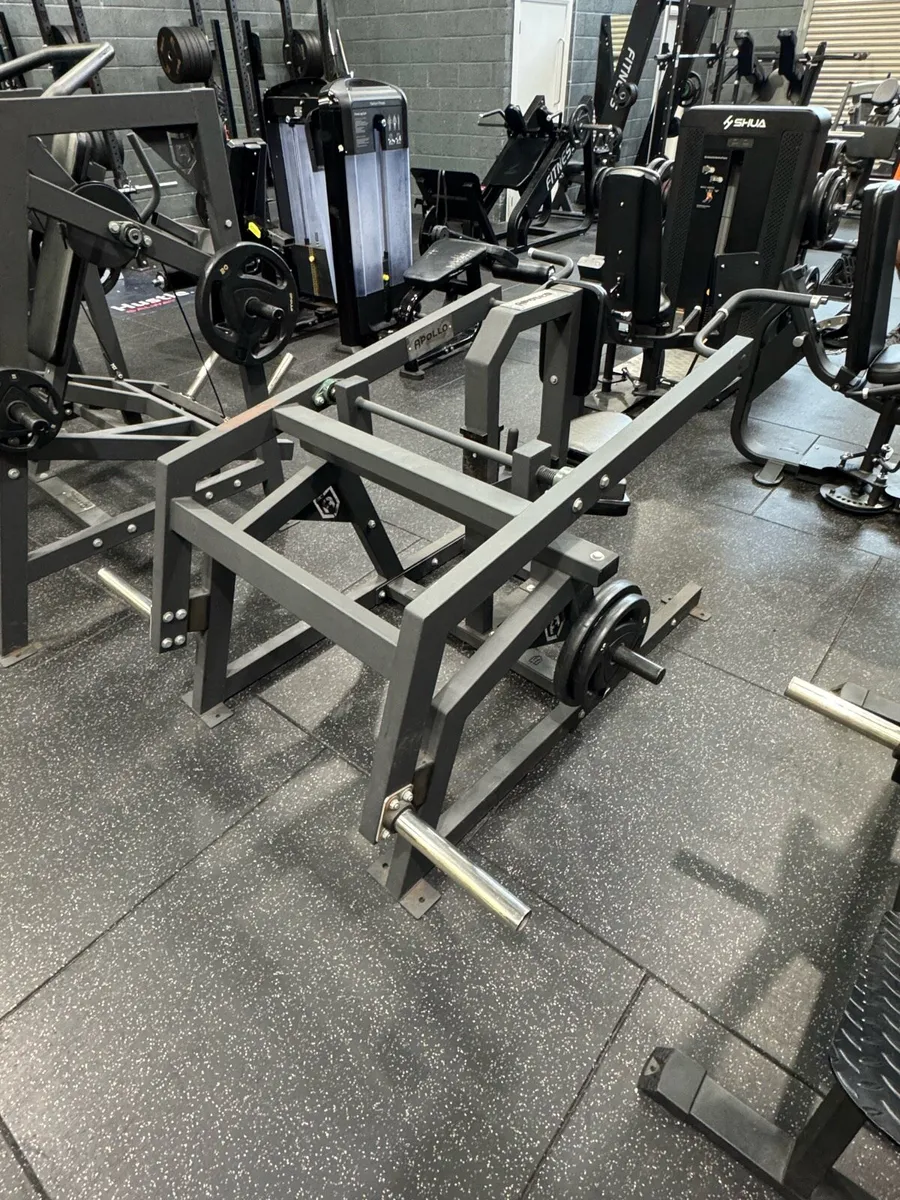 Plate loaded gym equipment - Image 3