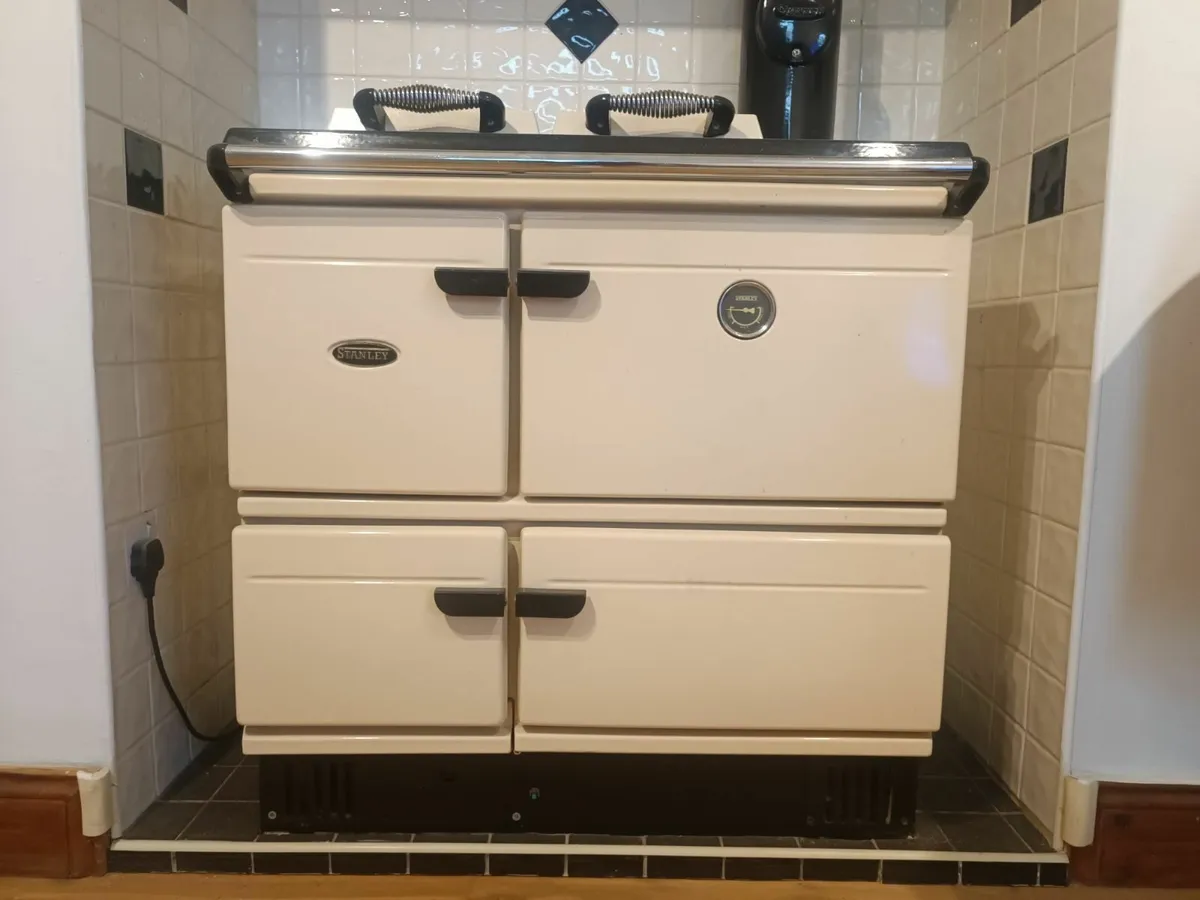 Stanley Brandon Oil-fired Range Cooker - Image 1