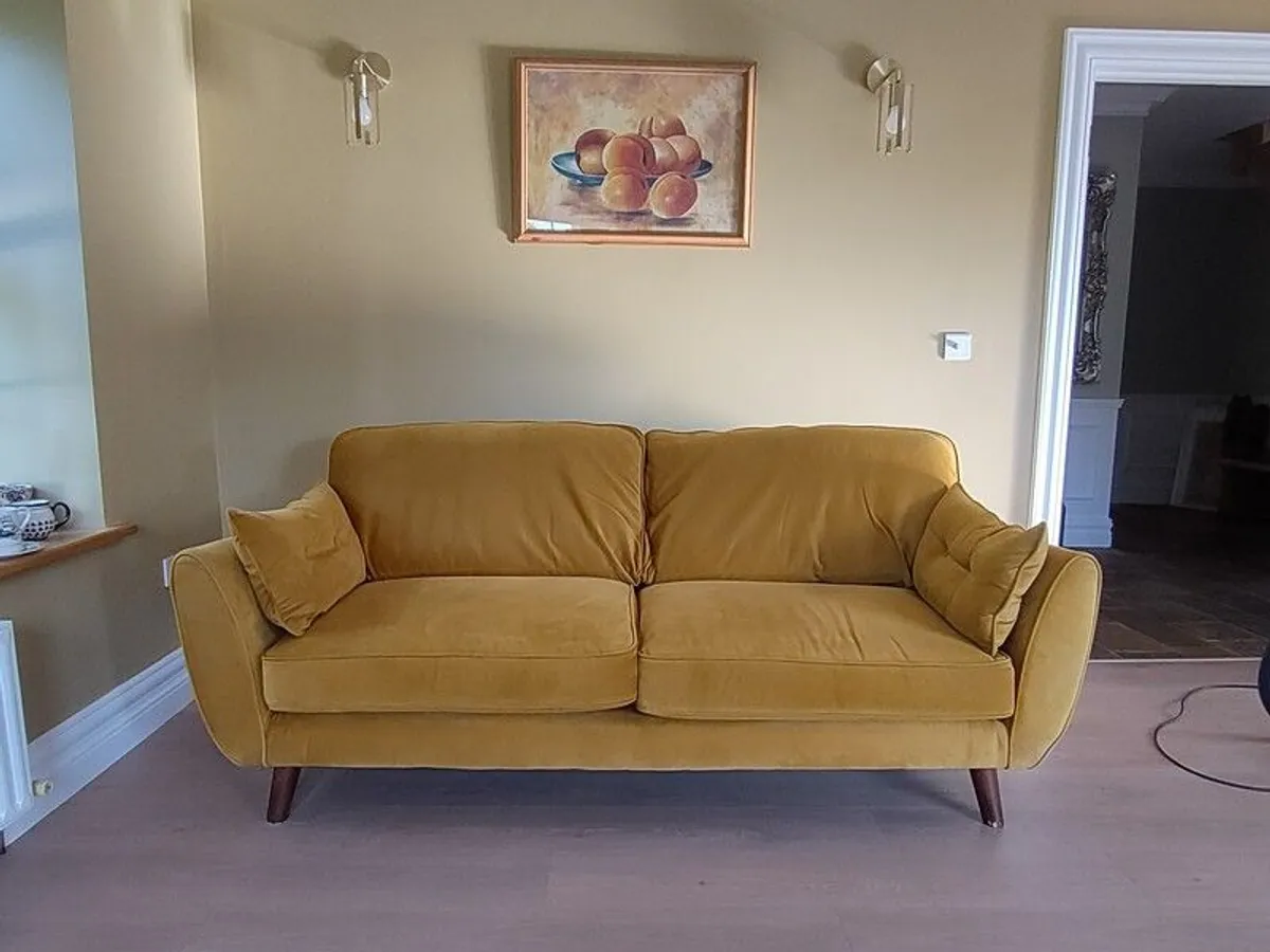 settee - Image 1