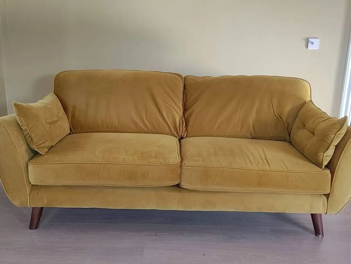 settee - Image 2