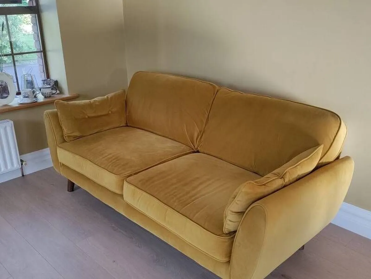 settee - Image 3
