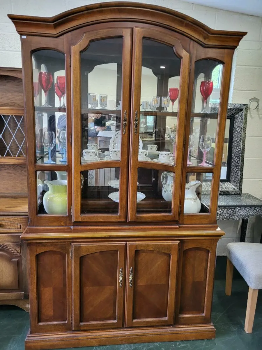Beautiful Large Display Cabinet - Image 1