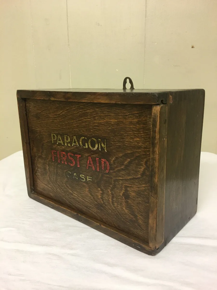 Vintage First Aid Box - Image 2