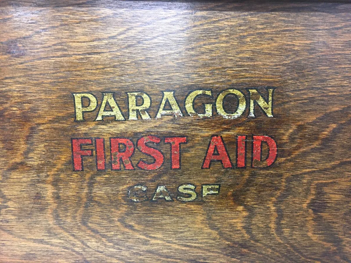 Vintage First Aid Box - Image 4