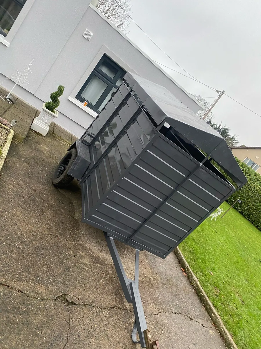 Trailer - Image 1
