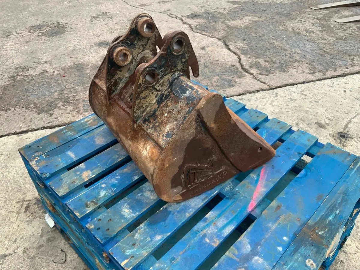 24" RHINOX MINI DIGGER BUCKET....35mm PINS...221 - Image 3