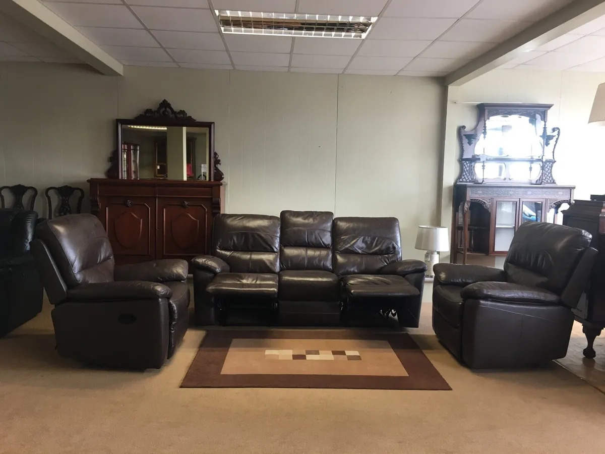 Leather Reclining Suite - Image 1