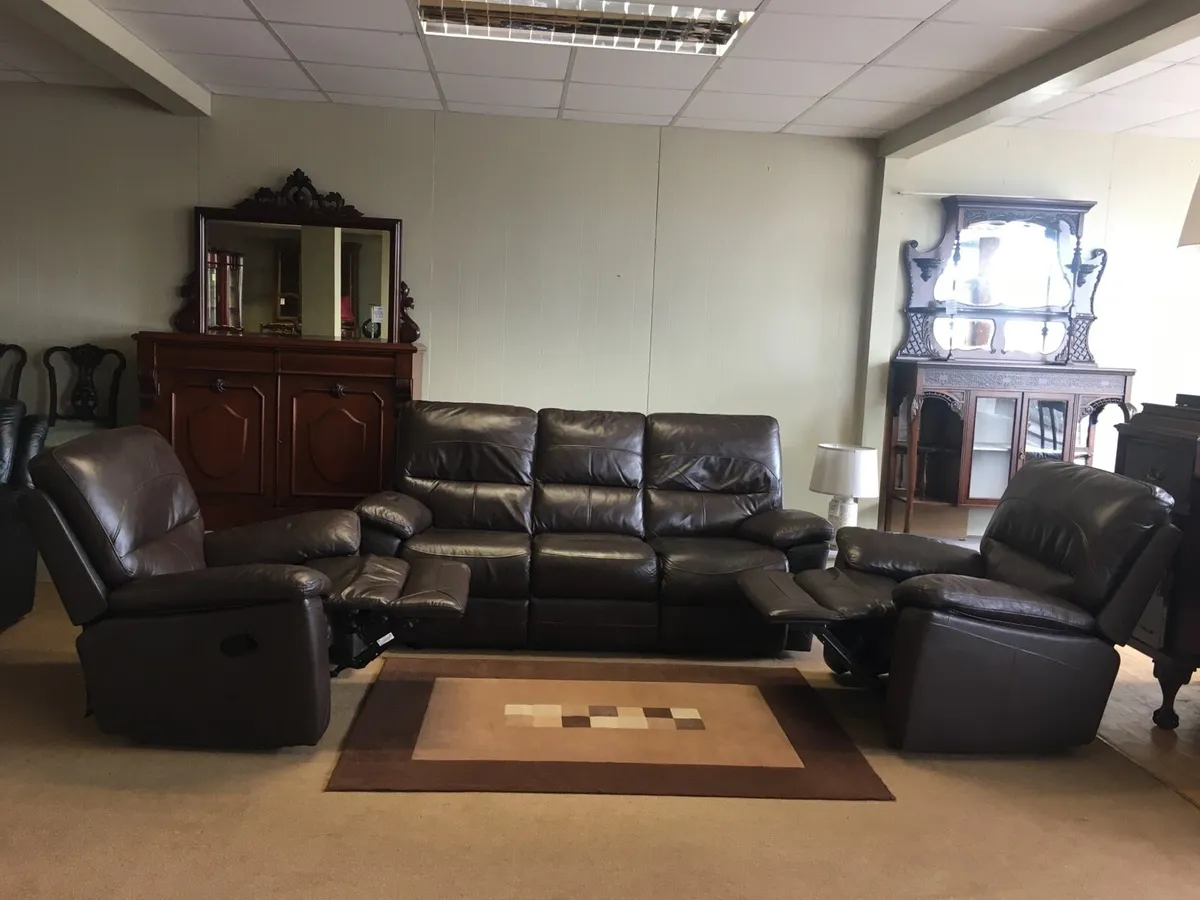 Leather Reclining Suite - Image 2