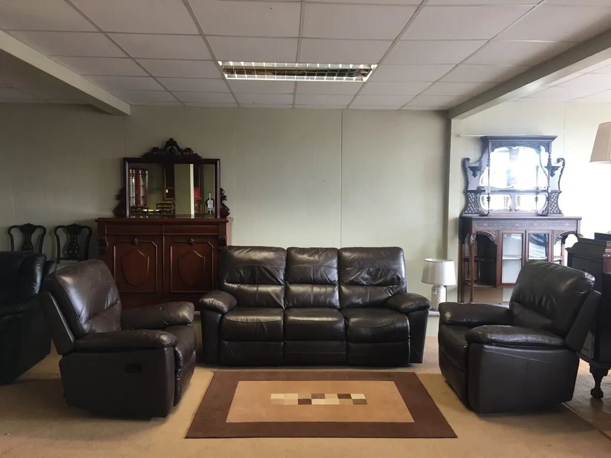 Leather Reclining Suite - Image 3