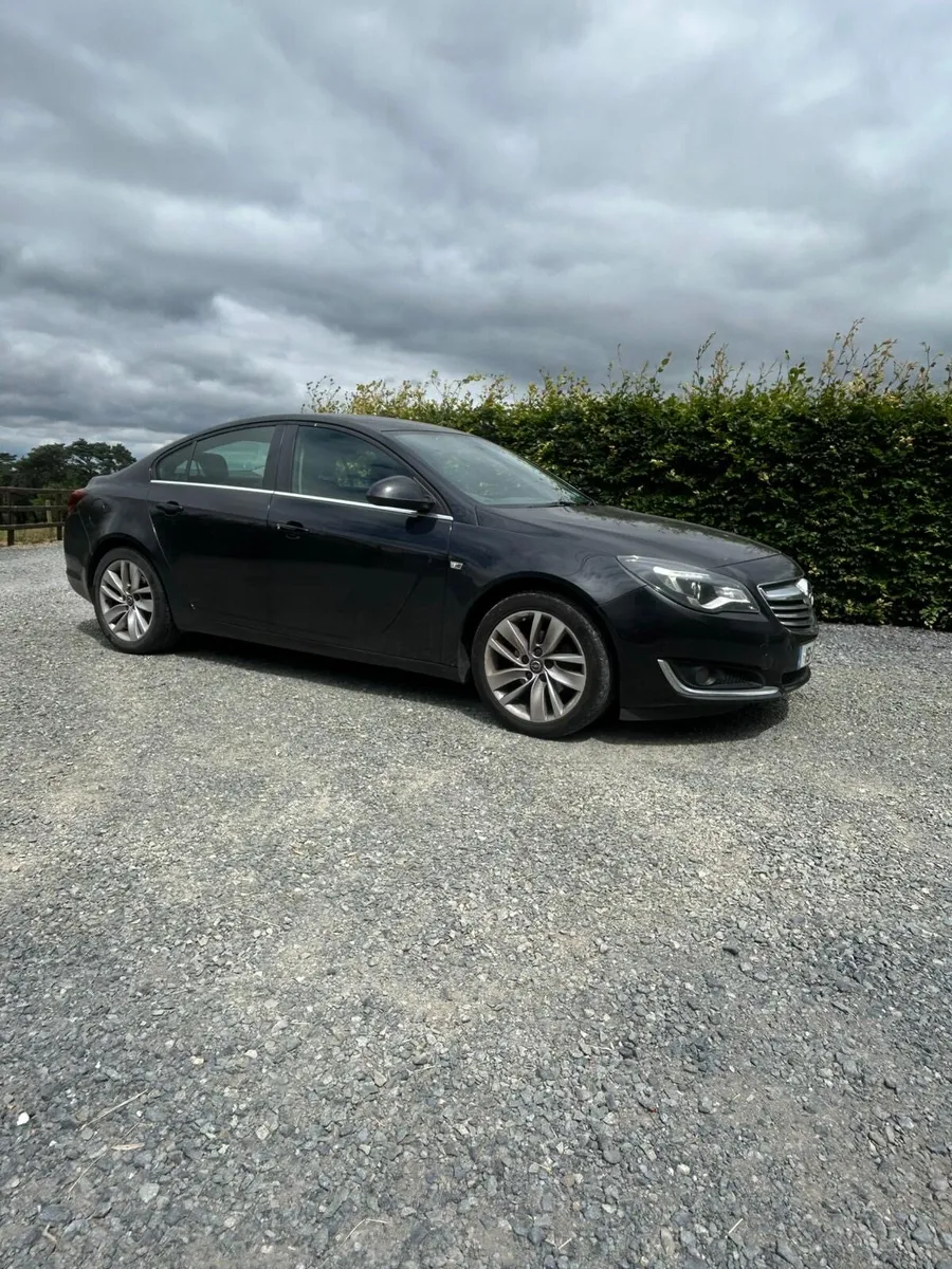 2011 Clio 1.5dsl,, 2015 Opel insignia , 2012 Astra - Image 1