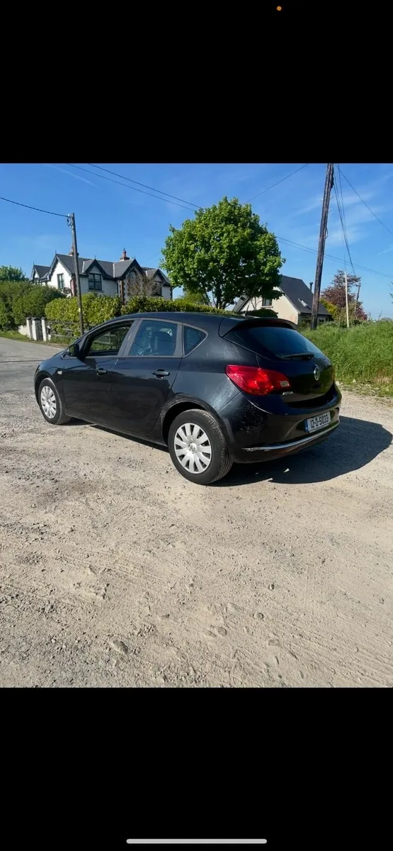 2011 Clio 1.5dsl,, 2015 Opel insignia , 2012 Astra - Image 4