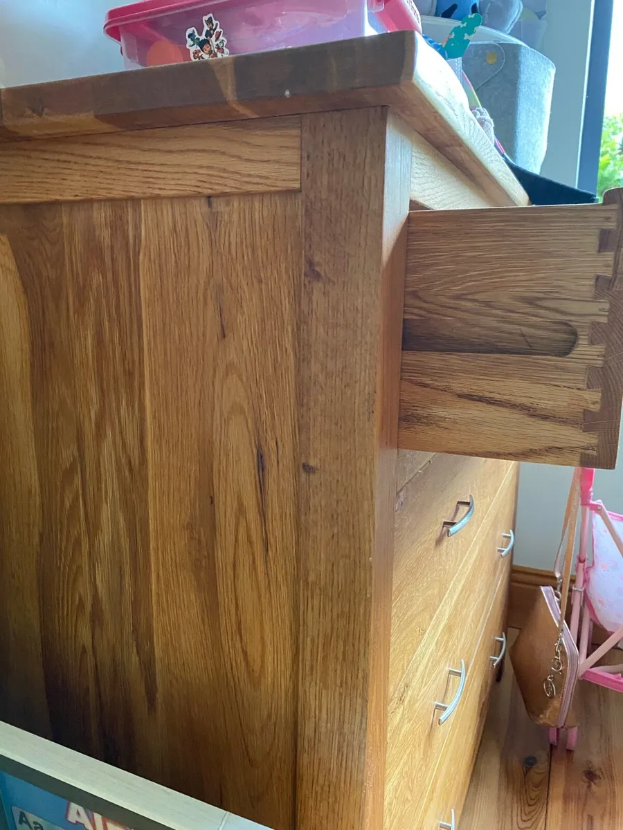 Solid oak wardrobe chest of drawers an mirror - Image 3