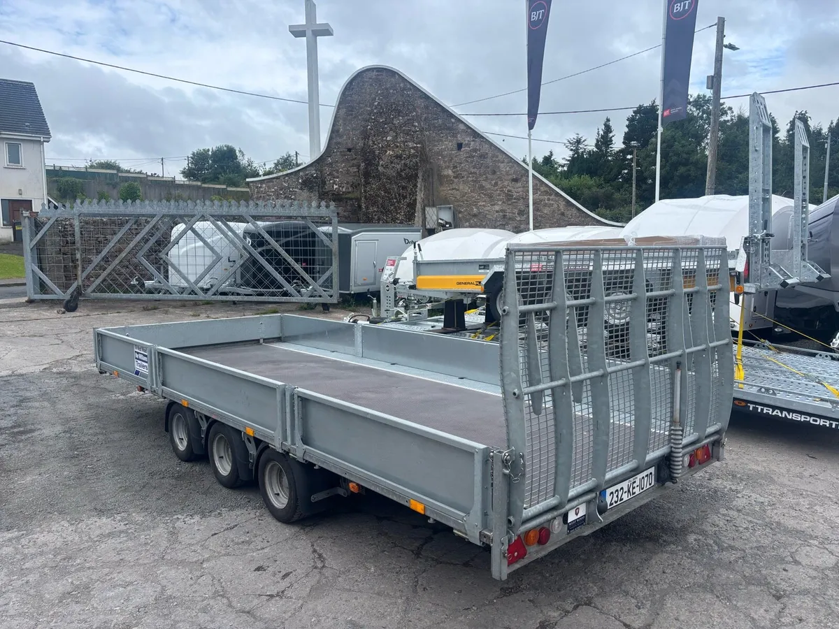 18 ft Ifor Williams tilt bed drop sides flat bed - Image 3