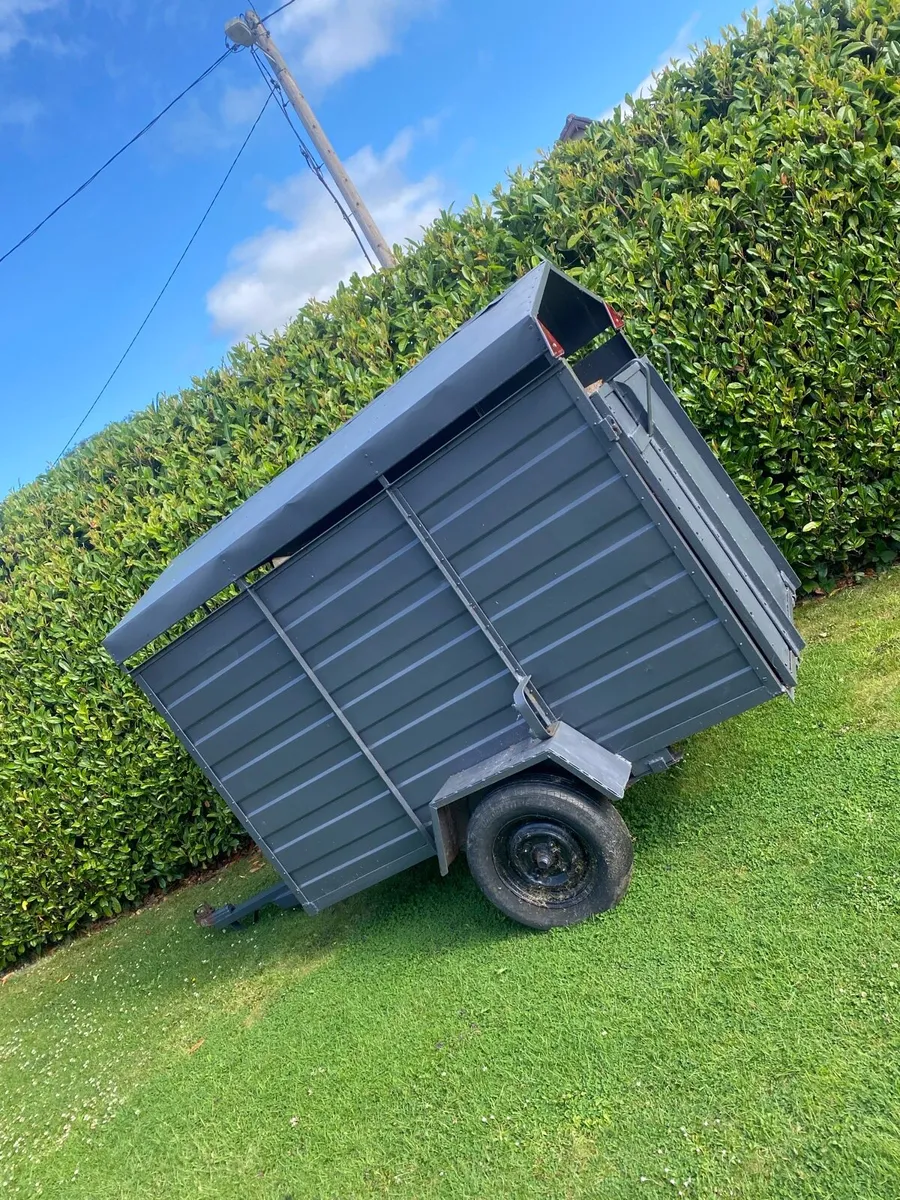 Trailer - Image 1