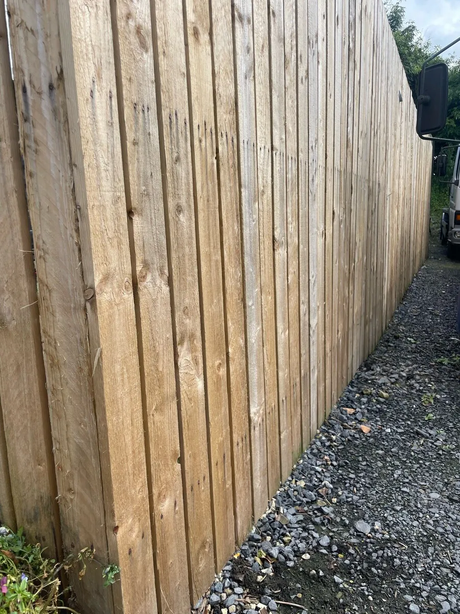 7ft wooden fence with gate - Image 2