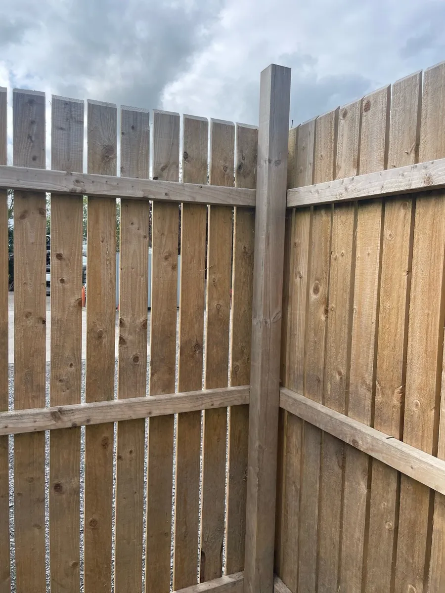 7ft wooden fence with gate - Image 3