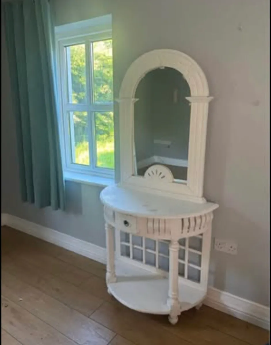 Antique mirror stand