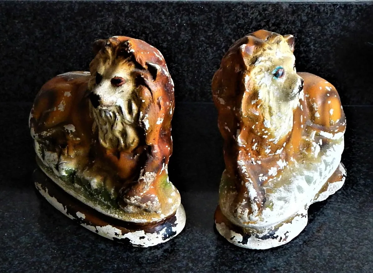 Pair of Vintage Lions Figurines - Image 2