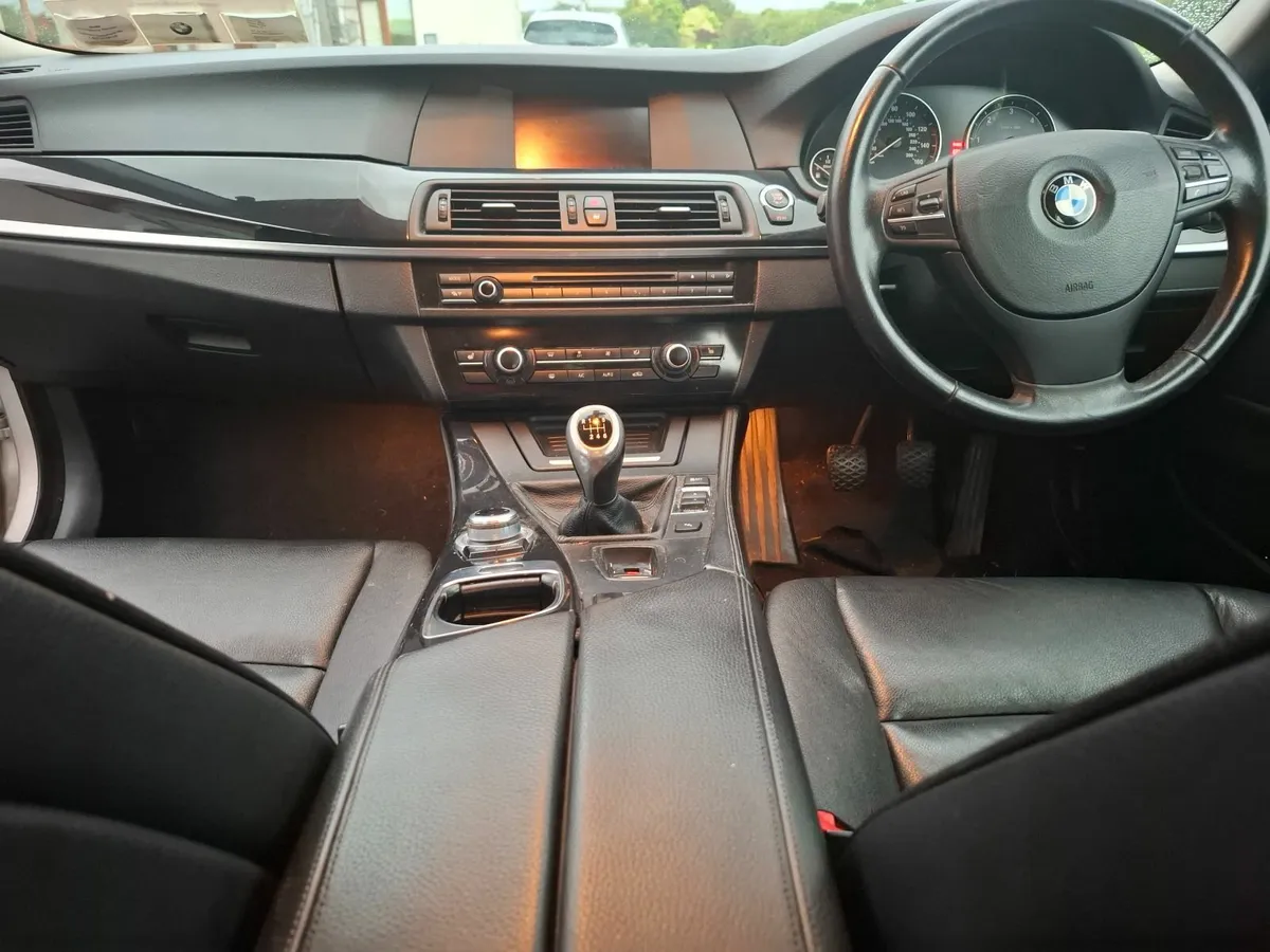 BMW 5-Series 2013 - Image 4