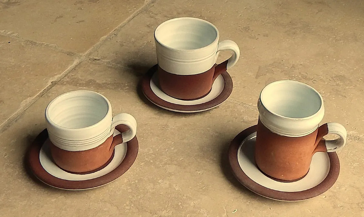 Selection of 3 Stephen Pearce Mugs & Saucers - Image 2