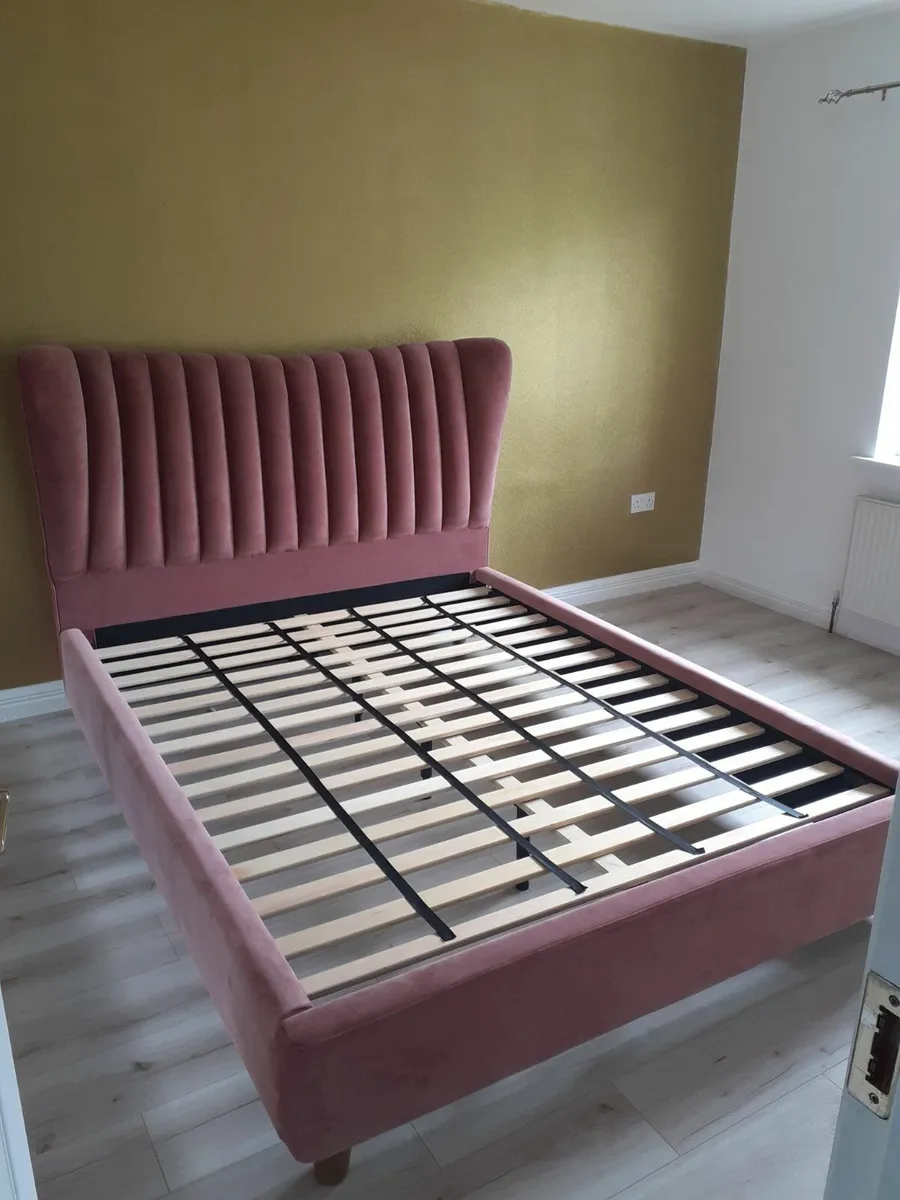 Bed - Image 1