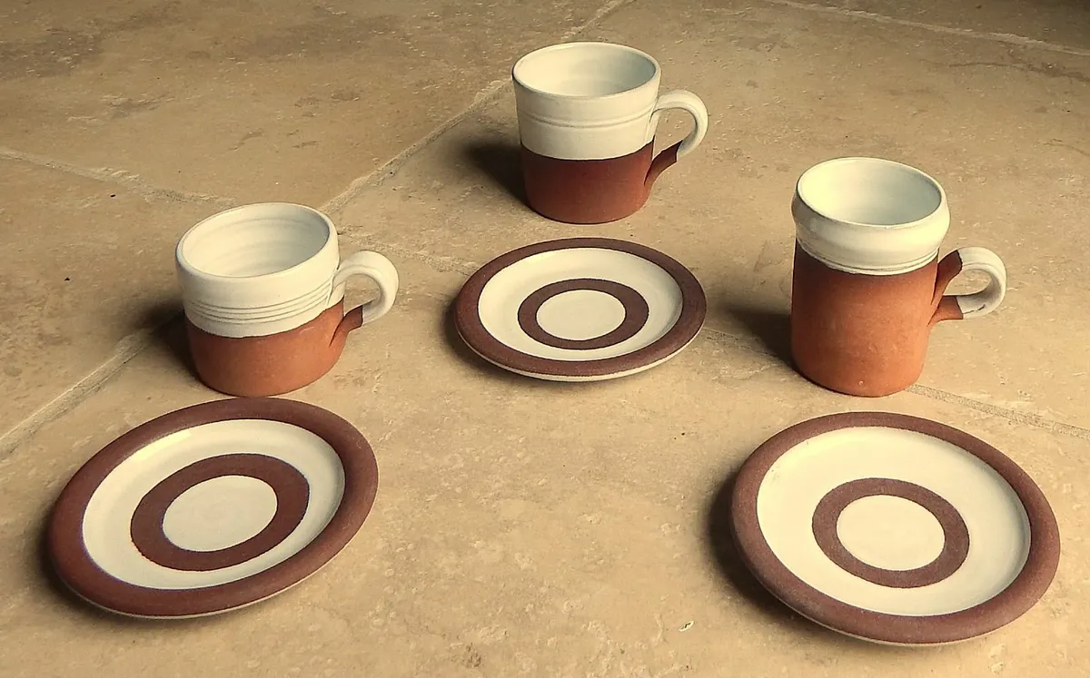Selection of 3 Stephen Pearce Mugs & Saucers - Image 3