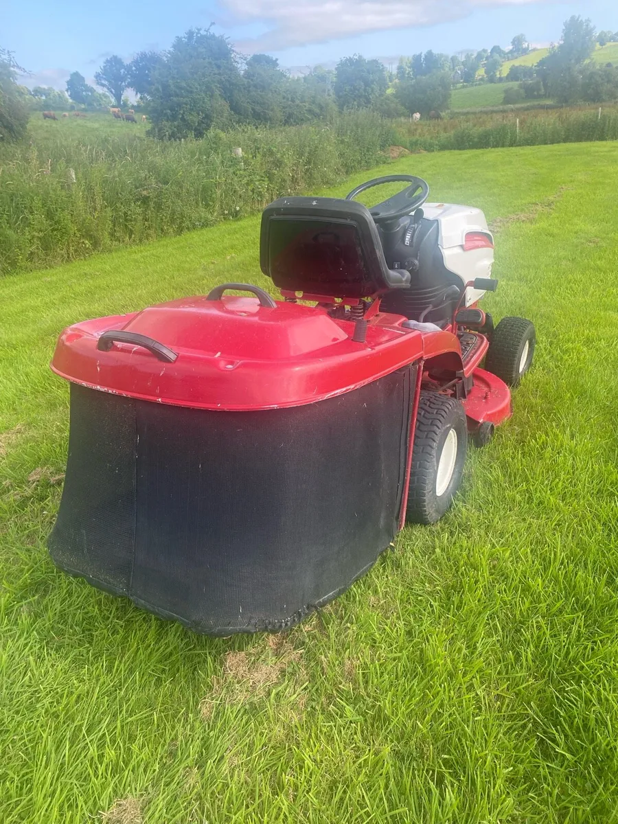 Ride on lawnmower - Image 3