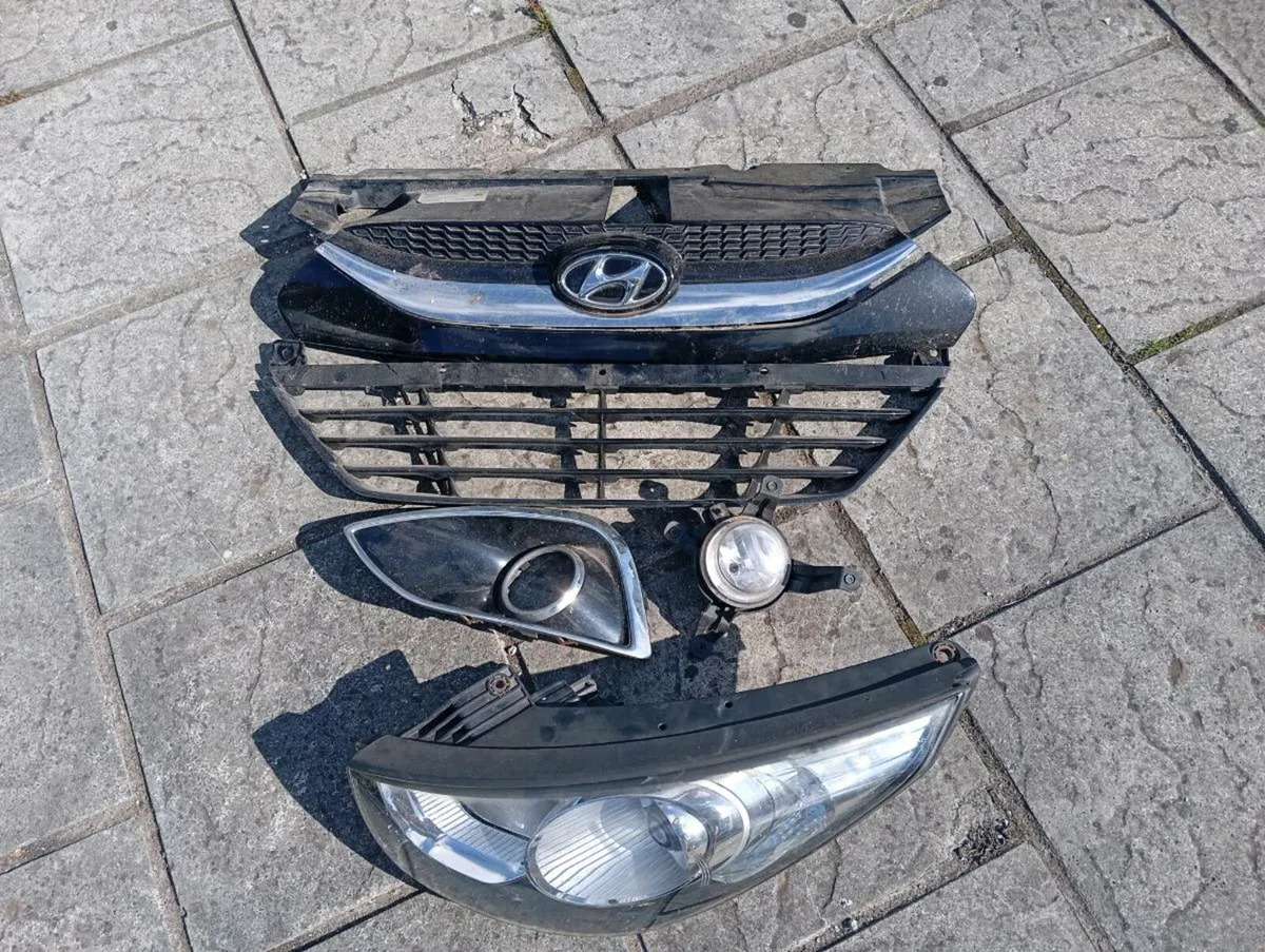Hyundai Ix 35  2010to14 grill headlight and spot