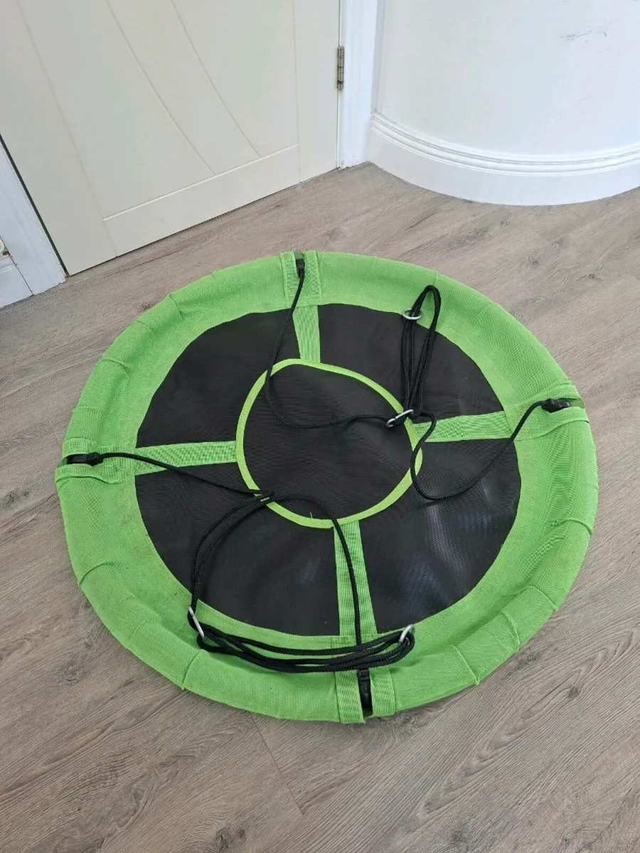 Round swing - Image 1