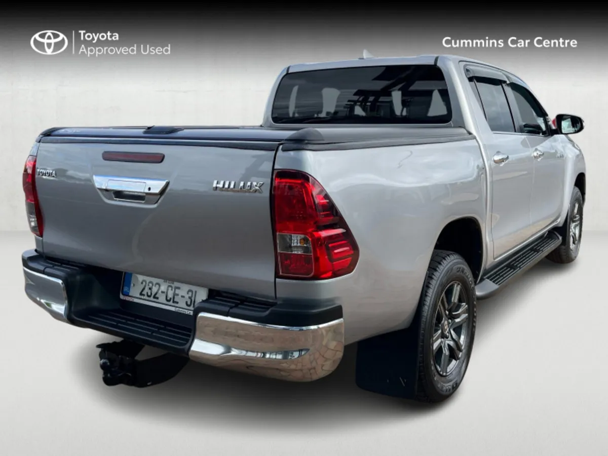 Toyota Hilux VAT INVOICE AVAILABLE HILUX 2.8 SR5 D - Image 2
