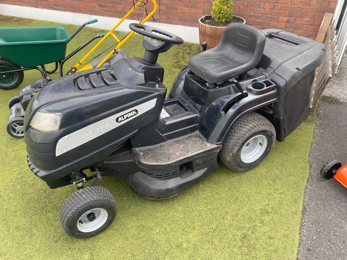 Alpina ride on mower - Image 2