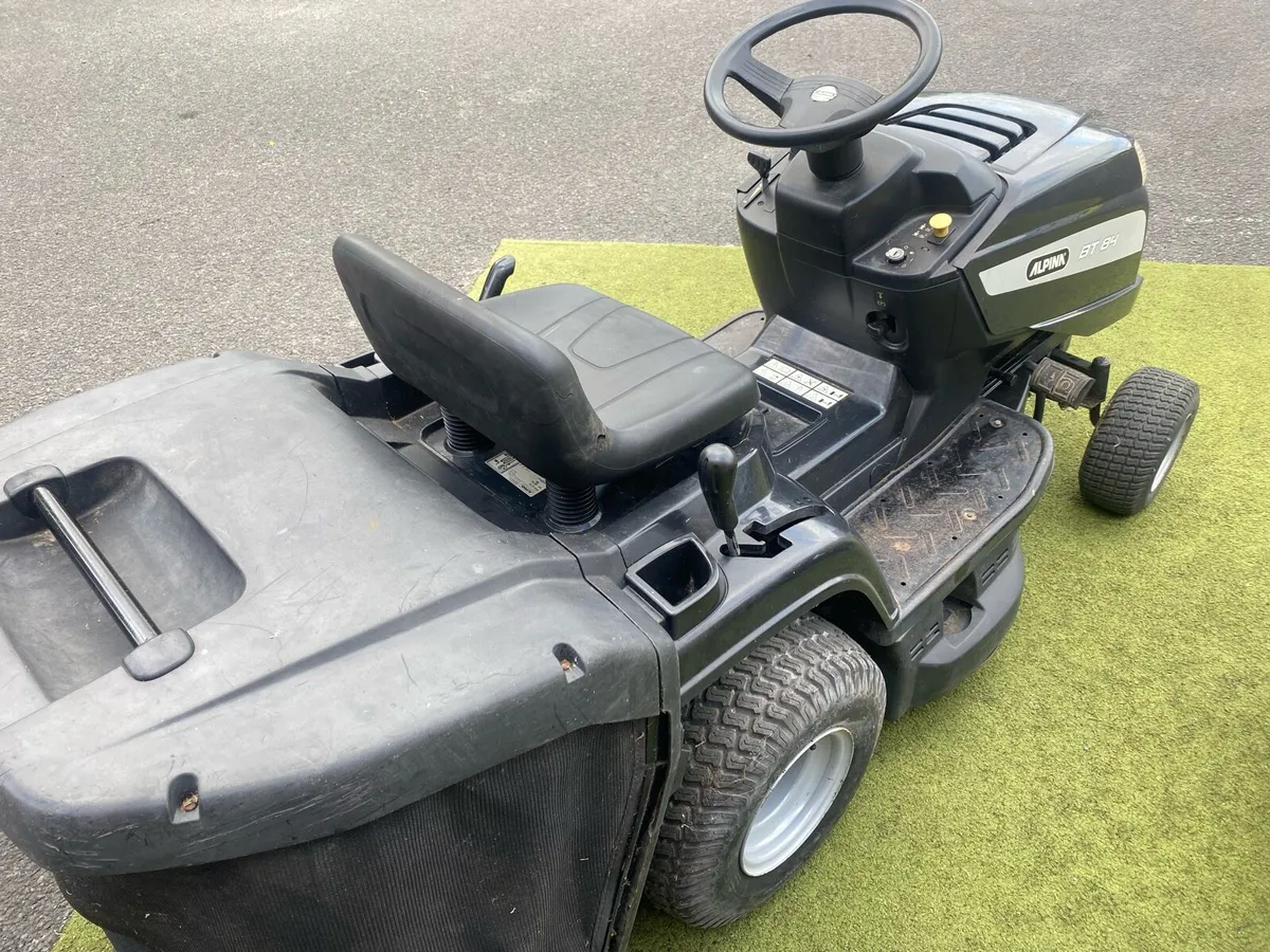Alpina ride on mower - Image 3