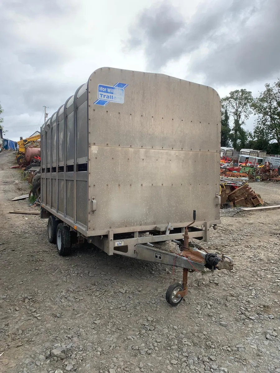 Ifor Williams 12ft demountable cattle trailer - Image 1